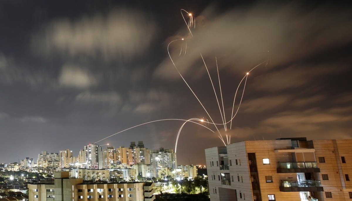 How does the iron dome system protect Israel from Missiles Rocket ...