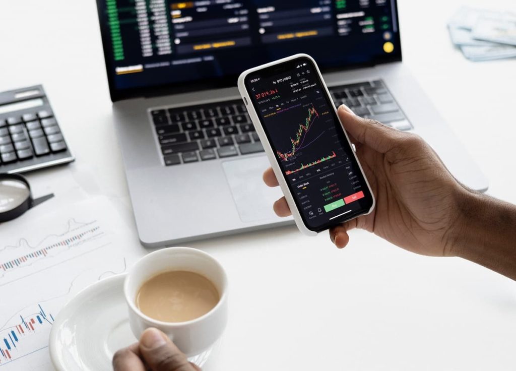 Stock Trading vs. Investing: What’s the Difference? Stock Trading vs. Investing