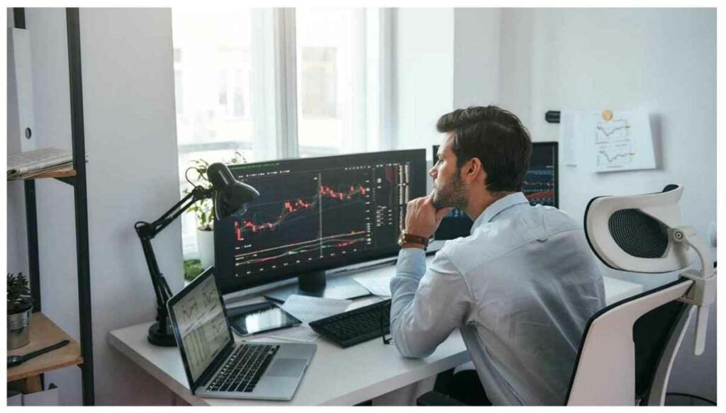 Everything You Want to Know about Day Trading, Its Risks, and Benefits Day Trading