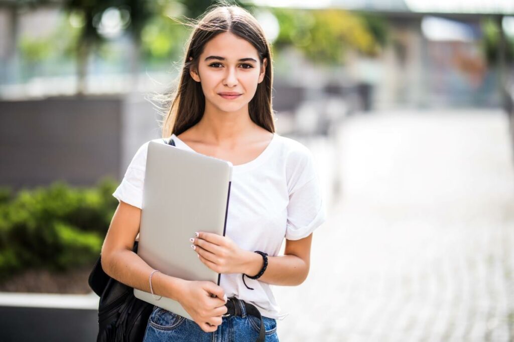 Important Tips for High School Graduates Wanting to Go to College Tips for High School Graduates